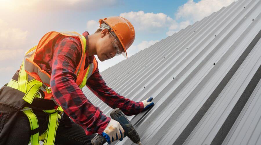 Professional Emergency Roof Repairs services in Beaverton, MI